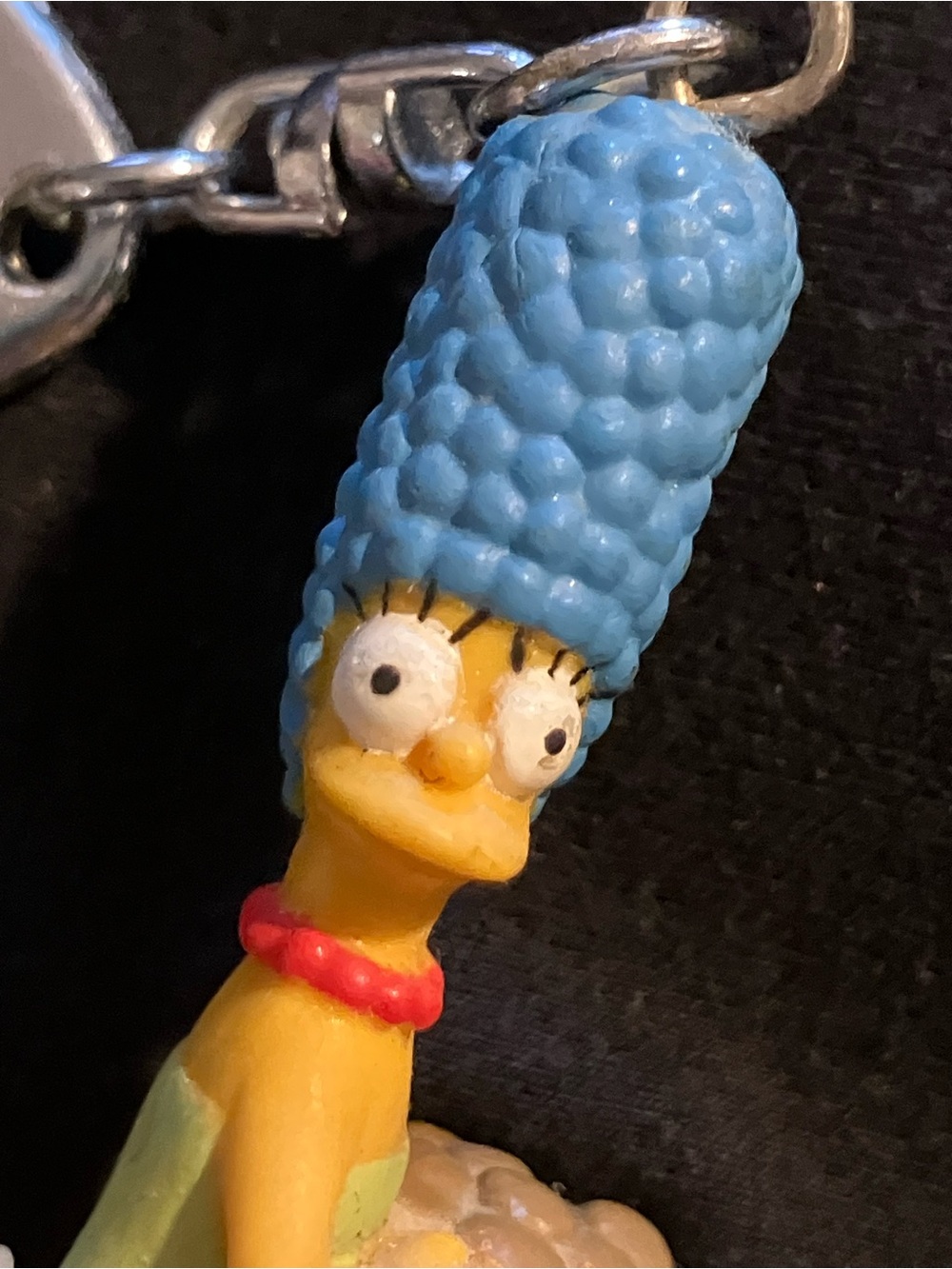 VTG 1997 Marge Simpson with Cookies PVC Figural Keychain